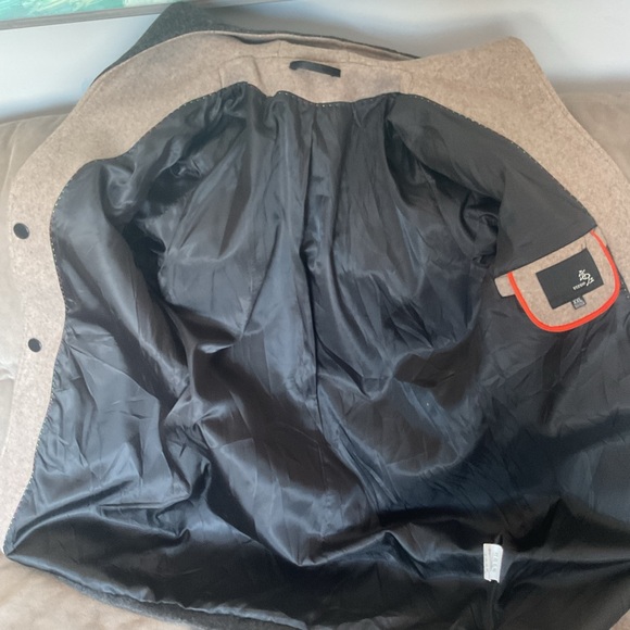 Women’s Coat - Picture 4 of 4